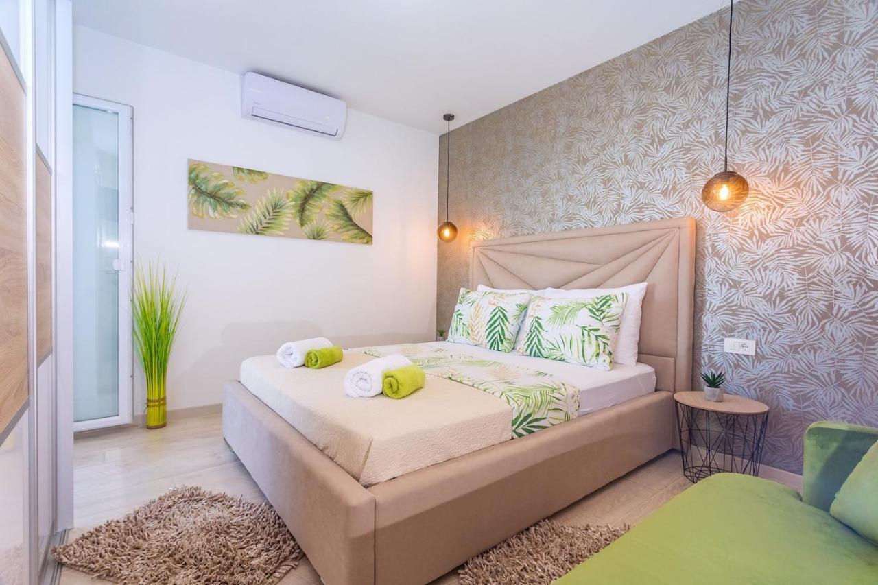 Villa Matan - Only 200M From The Sandy Beaches, Private 28M2 Pool Omiš Εξωτερικό φωτογραφία