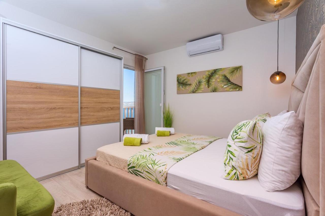 Villa Matan - Only 200M From The Sandy Beaches, Private 28M2 Pool Omiš Εξωτερικό φωτογραφία