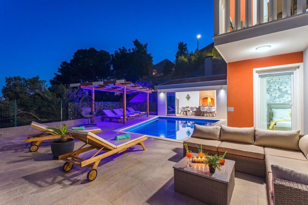 Villa Matan - Only 200M From The Sandy Beaches, Private 28M2 Pool Omiš Δωμάτιο φωτογραφία