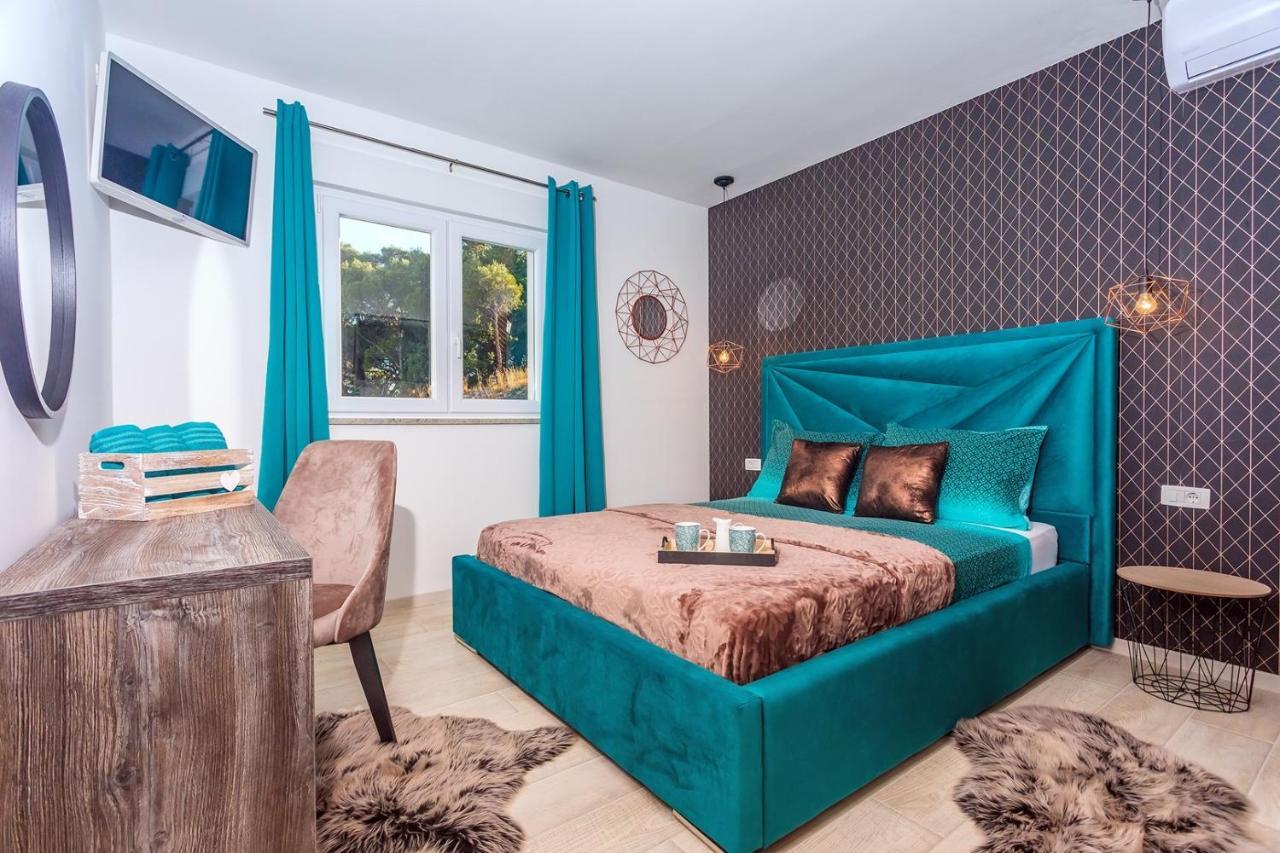 Villa Matan - Only 200M From The Sandy Beaches, Private 28M2 Pool Omiš Δωμάτιο φωτογραφία